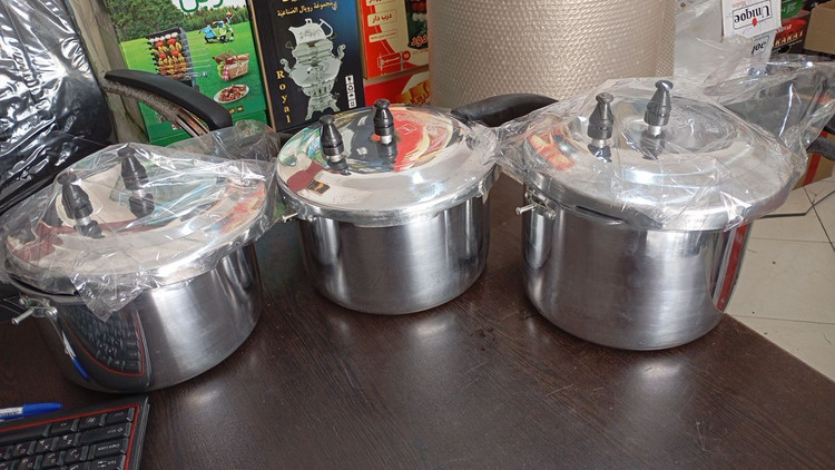 زودپز تکدسته (۶،۸ و ۱۰ لیتری)ملکه مدل magenta-BPC3000