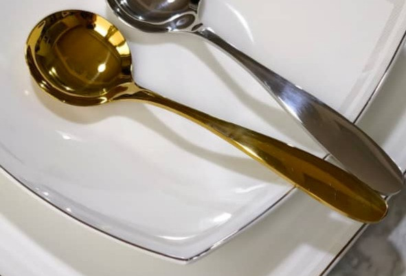 قاشق سوپخوری یونیک اصل استیل و طلایی