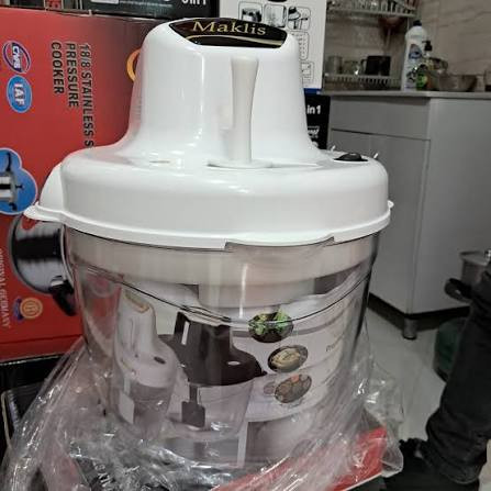 همه کاره ماکلیس سفید